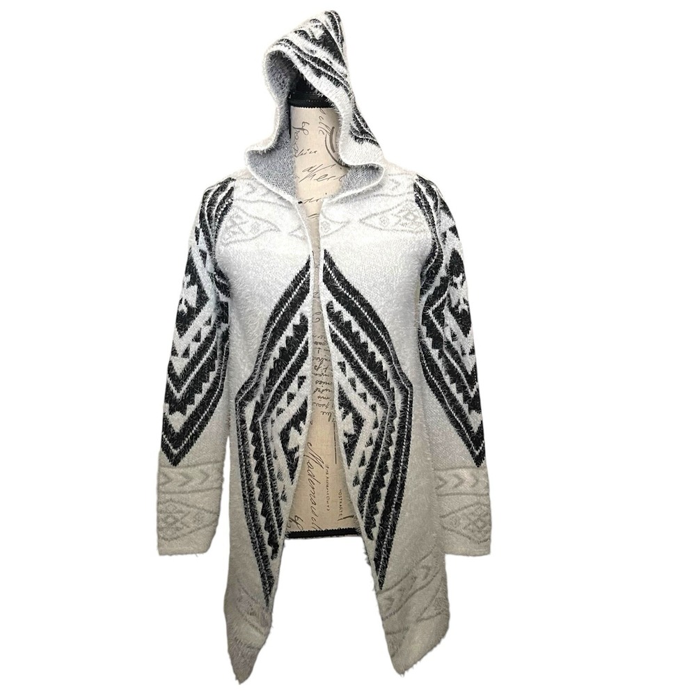 Northern Angel Womens Cardigan M White Black Aztec Geometric Fuzzy Boho Cabin